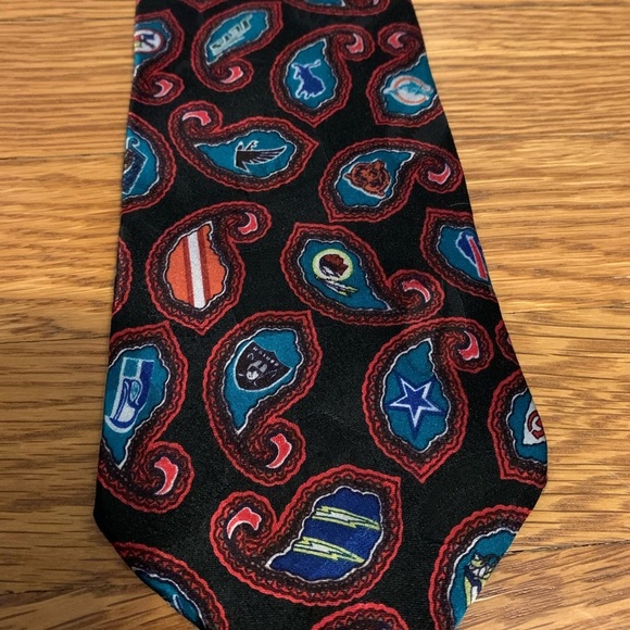 NFL Teams Logo Tie Paisley Black Logos All Over Print Mens Made In USA Silk - Picture 3 of 5